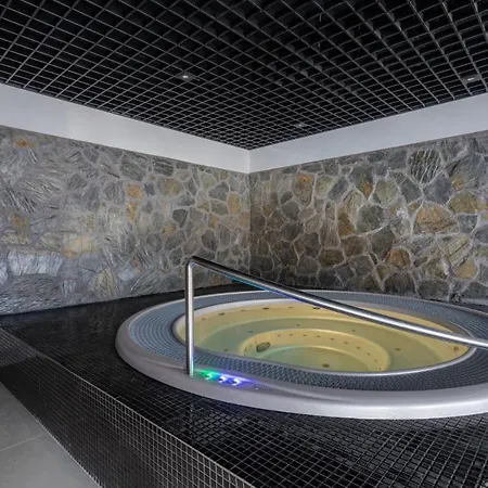 Park B12- Z Dostepem Do Basenu, Sauny, Jacuzzi, Silowni Apartment *